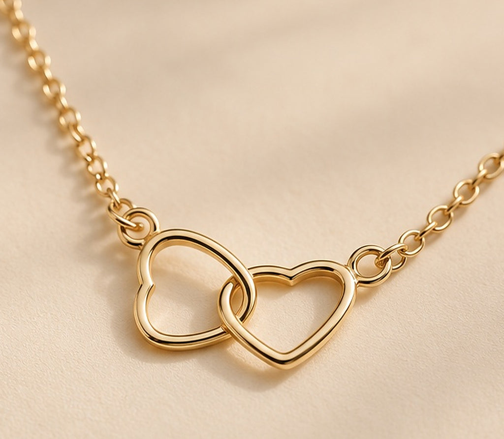 Collar doble corazón entrelazado oro, vista 2