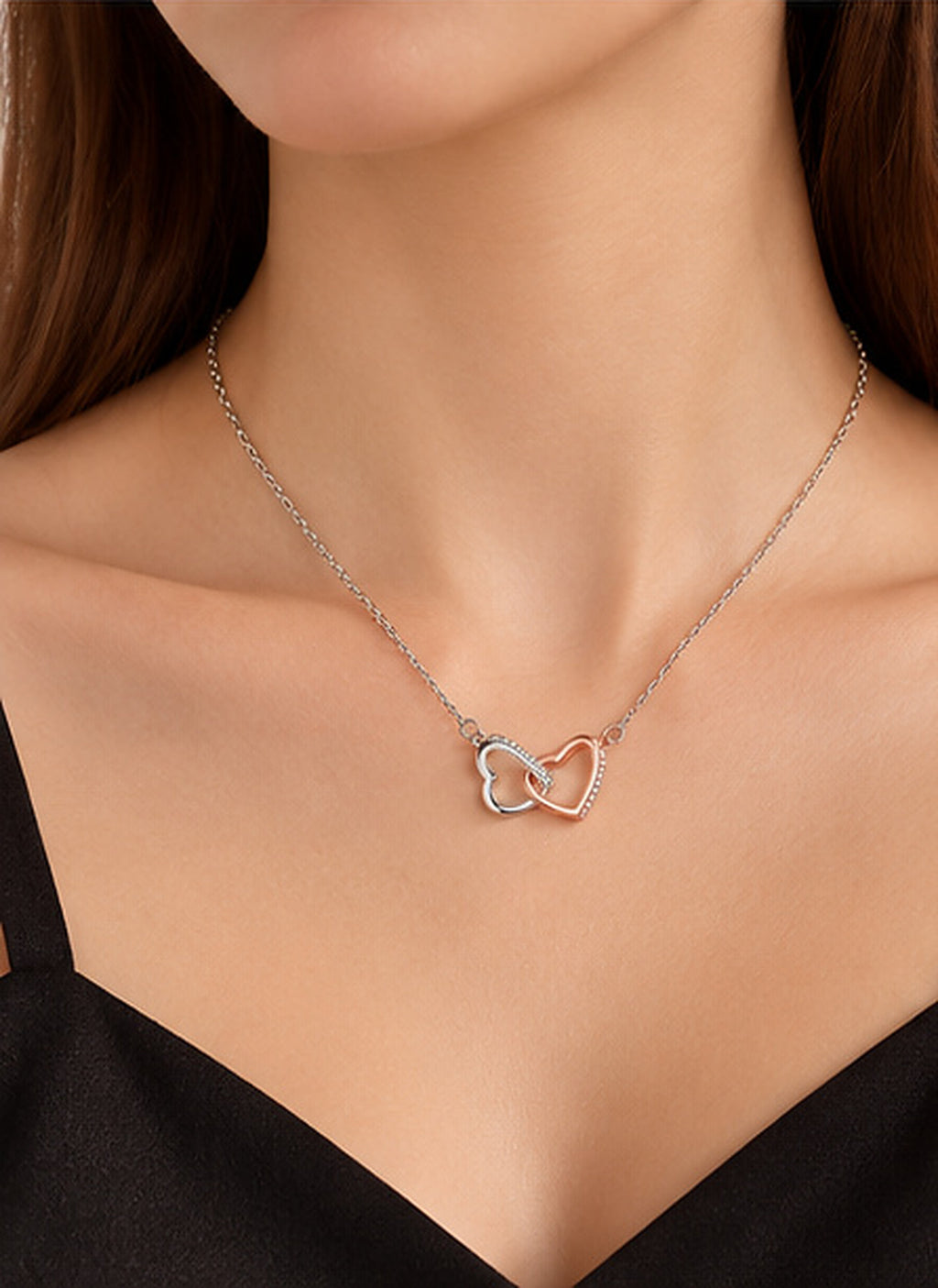 Collar doble corazón entrelazado bicolor, vista 3