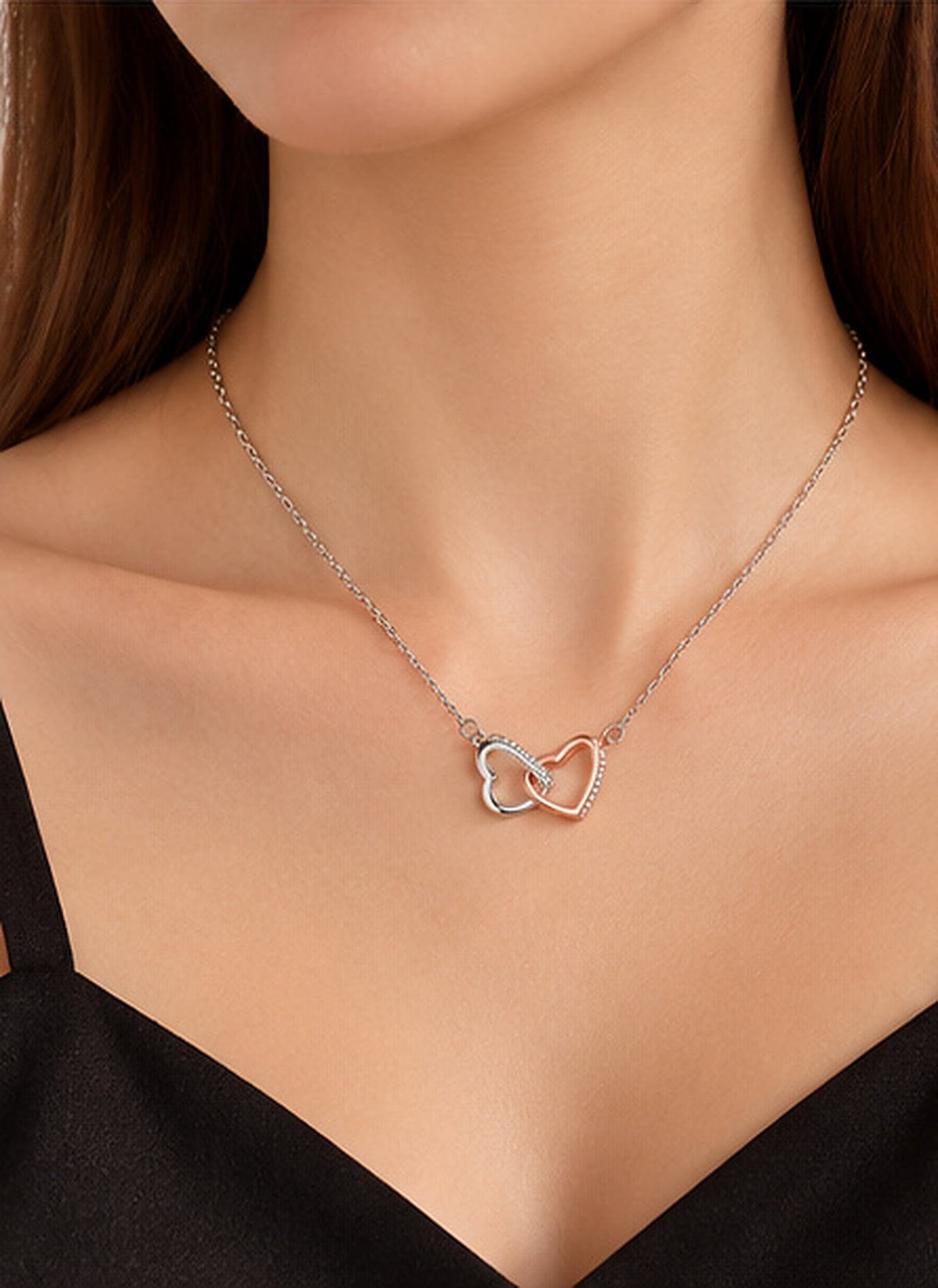 Collar doble corazón entrelazado bicolor, vista 3